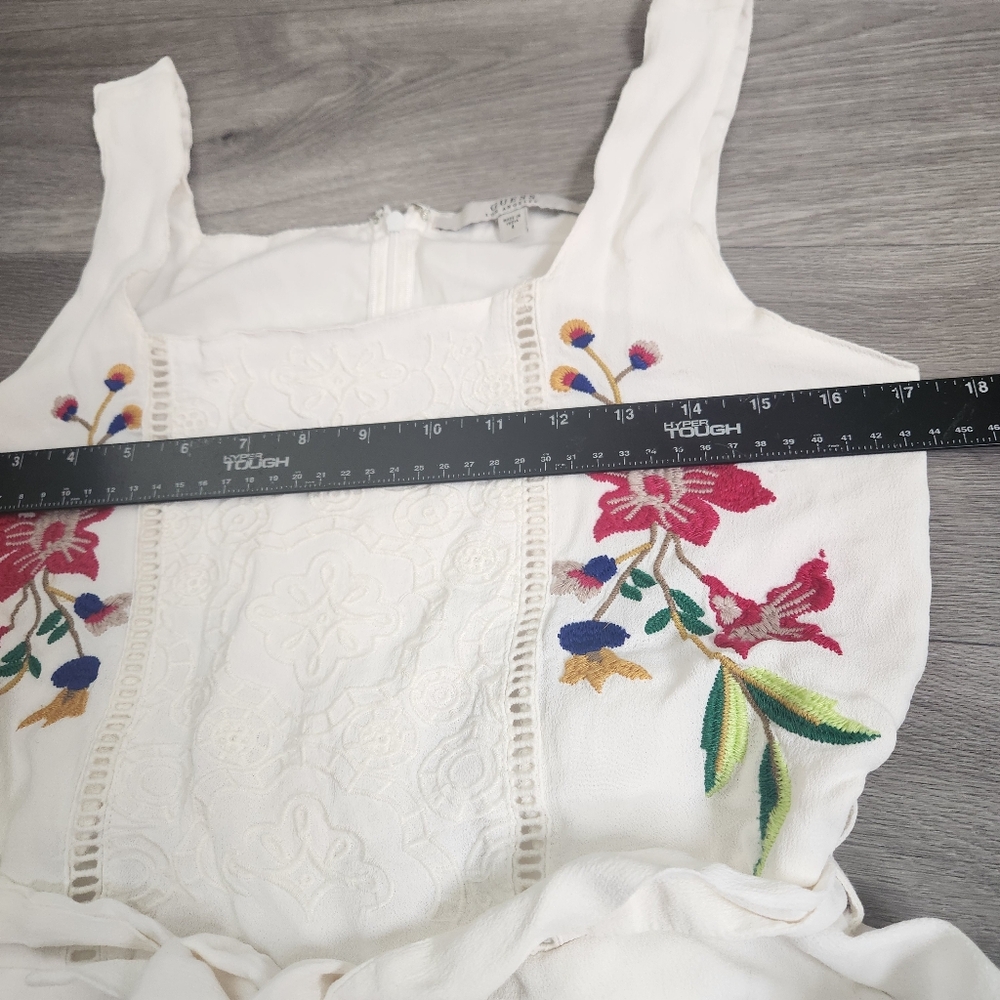 Guess White Shorts Bib Jumper‎ Size 4 Embroidered Y2K Floral Lightweight  Eyelet - Picture 5 of 14